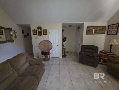 Charming 3-bedroom, 2-bath home with 1,430 sq ft located in the on Lake Forest Yacht and Country Club in Alabama - for sale on GolfHomes.com, golf home, golf lot