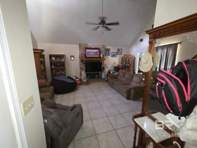Charming 3-bedroom, 2-bath home with 1,430 sq ft located in the on Lake Forest Yacht and Country Club in Alabama - for sale on GolfHomes.com, golf home, golf lot