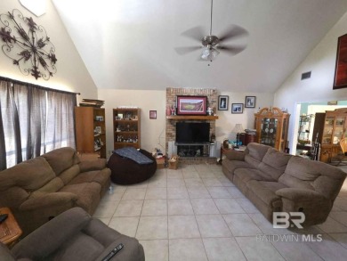 Charming 3-bedroom, 2-bath home with 1,430 sq ft located in the on Lake Forest Yacht and Country Club in Alabama - for sale on GolfHomes.com, golf home, golf lot