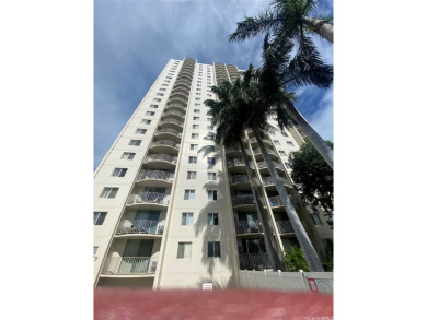 Rarely available,this 2 bedroom, 2 bath corner end- unit condo on Pearl Country Club in Hawaii - for sale on GolfHomes.com, golf home, golf lot