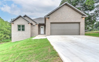 Up to $5000 of Preferred Lender Credit Available! Welcome to 94 on Bella Vista Country Club - Scottsdale in Arkansas - for sale on GolfHomes.com, golf home, golf lot