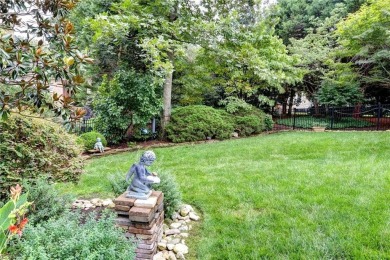 Impeccably maintained, transitional home in the heart of Ford's on Fords Colony Country Club in Virginia - for sale on GolfHomes.com, golf home, golf lot