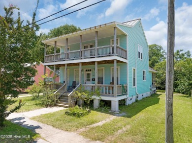 This charming 2-story, 3 bedroom, 2.5 bath home in Beaufort on North River Club in North Carolina - for sale on GolfHomes.com, golf home, golf lot