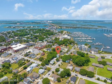 This charming 2-story, 3 bedroom, 2.5 bath home in Beaufort on North River Club in North Carolina - for sale on GolfHomes.com, golf home, golf lot