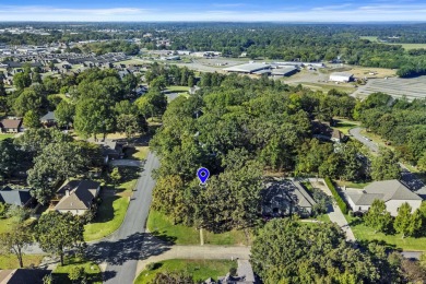 Beautifully maintained, one owner home shows pride of ownership on The Course at River Oaks in Arkansas - for sale on GolfHomes.com, golf home, golf lot