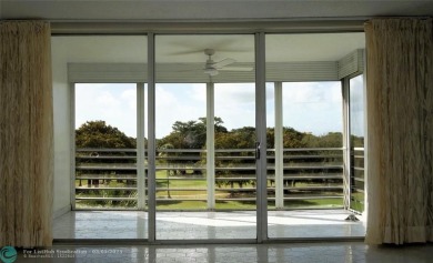 HUGE PRICE REDUCTION! This 5th-floor condo offers 1,500 square on Palm-Aire Country Club and Resort - The Oaks in Florida - for sale on GolfHomes.com, golf home, golf lot