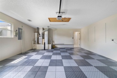 !! Turn-Key in The Villages - No Bond !! Welcome to your MOVE-IN on Glenview Championship Golf and Country Club in Florida - for sale on GolfHomes.com, golf home, golf lot