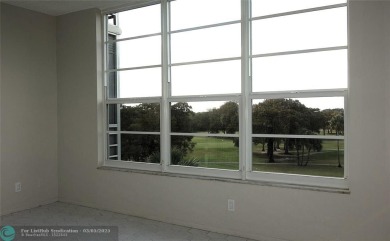 HUGE PRICE REDUCTION! This 5th-floor condo offers 1,500 square on Palm-Aire Country Club and Resort - The Oaks in Florida - for sale on GolfHomes.com, golf home, golf lot