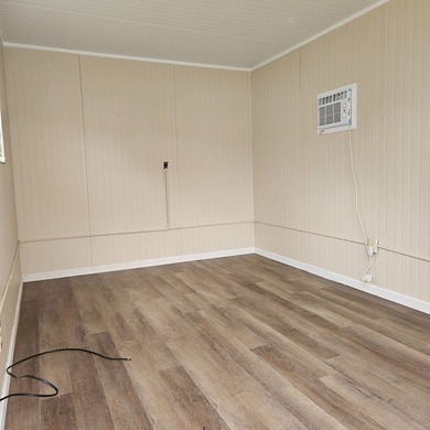 Screaming Hot Bargain! This home is move-in ready and received a on The Meadows At Countrywood in Florida - for sale on GolfHomes.com, golf home, golf lot