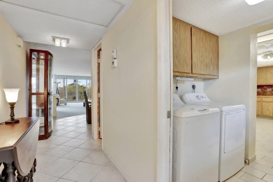PALM AIRE COUNTRY CLUB in POMPANO BEACH in CYPRESS GROVE. THIS 3 on Oaks Country Club in Florida - for sale on GolfHomes.com, golf home, golf lot