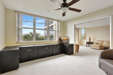 PALM AIRE COUNTRY CLUB in POMPANO BEACH in CYPRESS GROVE. THIS 3 on Oaks Country Club in Florida - for sale on GolfHomes.com, golf home, golf lot