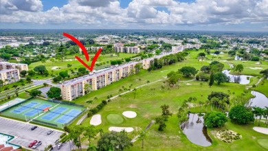 Beautiful1bedroom with 1.5 bath in an Executive Country Club & on Poinciana Golf Club in Florida - for sale on GolfHomes.com, golf home, golf lot