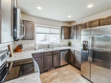 Incredibly clean move in ready 2 story home in South Ankeny on Woodland Hills Golf in Iowa - for sale on GolfHomes.com, golf home, golf lot