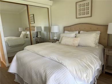 This charming 1 bedroom 1-bathroom cottage is facing southwest on Leisure World Seal Beach Golf Course in California - for sale on GolfHomes.com, golf home, golf lot