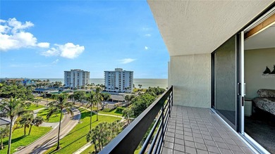 Beachplace Penthouse with Gulf Views -- Top-Floor Residence with on Links on Longboat Golf Club in Florida - for sale on GolfHomes.com, golf home, golf lot
