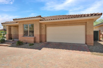 This updated 3 bedroom, 2 bath, 1421 sq ft SINGLE STORY home on on Palm Valley Golf Club  in Arizona - for sale on GolfHomes.com, golf home, golf lot