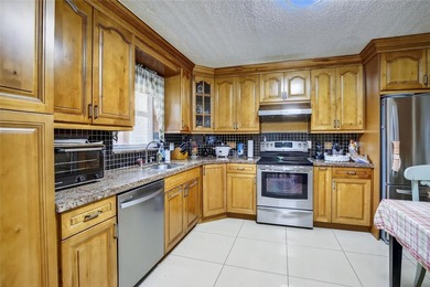 Large Phase 6 Condo with 1459 Sq. Ft. On Par 3 Golf Course-Full on Hollybrook Golf and Tennis Club  in Florida - for sale on GolfHomes.com, golf home, golf lot