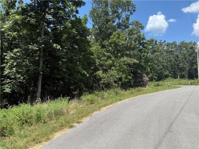 Beautiful lot in desirable Bella Vista areae and see amazing on Bella Vista Country Club - Highlands in Arkansas - for sale on GolfHomes.com, golf home, golf lot