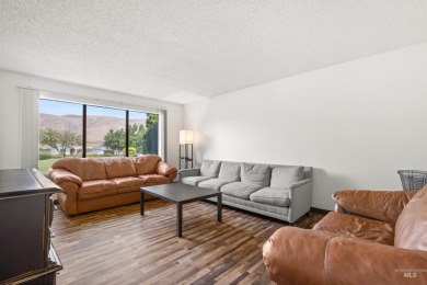 This updated 1826 ~sf 3 bedroom/2 bath END-UNIT condo is ideally on Clarkston Country Club in Washington - for sale on GolfHomes.com, golf home, golf lot