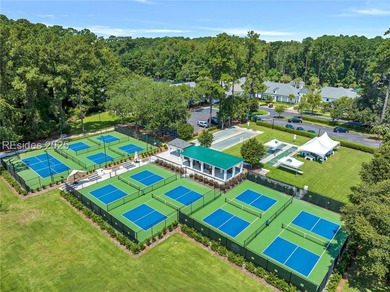 Classic 4 bedroom 4 1/2 bath home with office on Belfair's first on Belfair Golf Club in South Carolina - for sale on GolfHomes.com, golf home, golf lot
