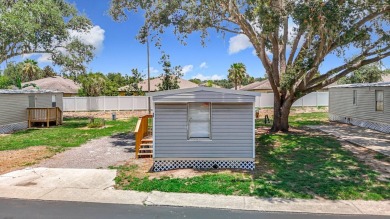 (Ver abajo en espanol)  All Ages Community - Lot rent $850 on Diamond Hill Golf and Country Club in Florida - for sale on GolfHomes.com, golf home, golf lot