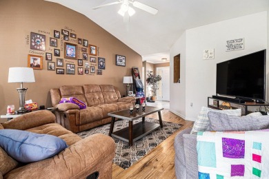 Wonderful 3 bedroom, 2 bath home located in the golf course on Arrowhead Country Club in South Carolina - for sale on GolfHomes.com, golf home, golf lot