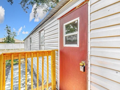 (Ver abajo en espanol)  All Ages Community - Lot rent $850 on Diamond Hill Golf and Country Club in Florida - for sale on GolfHomes.com, golf home, golf lot