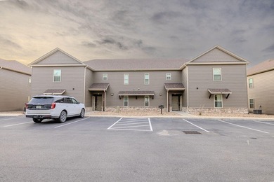 Experience effortless Ozark living in this spacious 3-bed on Ledgestone Country Club and Golf Course in Missouri - for sale on GolfHomes.com, golf home, golf lot