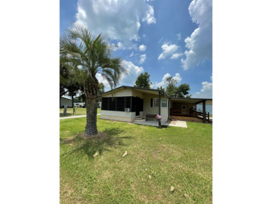 Welcome to this charming and well-maintained 2-bedroom, 2-bath on The Meadows At Countrywood in Florida - for sale on GolfHomes.com, golf home, golf lot