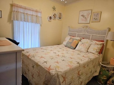 Welcome to this beautifully maintained 2 bedroom, 2 bathroom on Crystal Lake Club in Florida - for sale on GolfHomes.com, golf home, golf lot