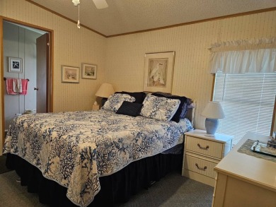Welcome to this beautifully maintained 2 bedroom, 2 bathroom on Crystal Lake Club in Florida - for sale on GolfHomes.com, golf home, golf lot