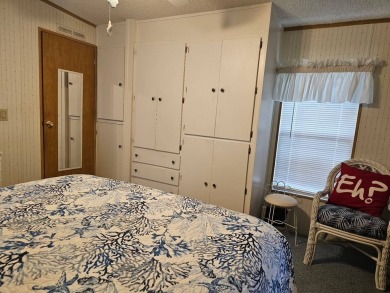 Welcome to this beautifully maintained 2 bedroom, 2 bathroom on Crystal Lake Club in Florida - for sale on GolfHomes.com, golf home, golf lot