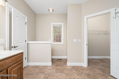 Private Cul-de-Sac Retreat in Fairfield Glade | Golf, Lakes on Heatherhurst Golf Course in Tennessee - for sale on GolfHomes.com, golf home, golf lot