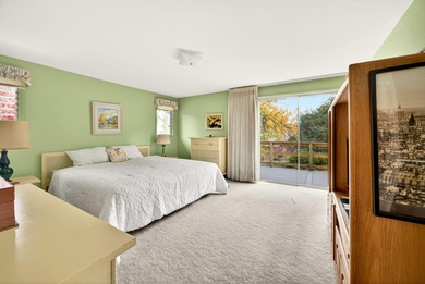 Welcome to 697 Oak Knoll Dr.-a home full of potential and is on Oak Knoll Golf Course in Oregon - for sale on GolfHomes.com, golf home, golf lot