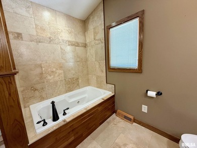 GORGEOUS 3 bed/ 2.5 ba Lake Petersburg home tucked in a private on Shambolee Golf Club  in Illinois - for sale on GolfHomes.com, golf home, golf lot