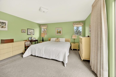 Welcome to 697 Oak Knoll Dr.-a home full of potential and is on Oak Knoll Golf Course in Oregon - for sale on GolfHomes.com, golf home, golf lot