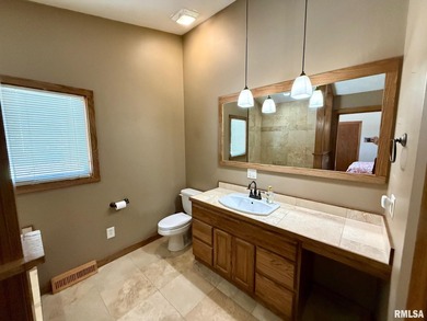 GORGEOUS 3 bed/ 2.5 ba Lake Petersburg home tucked in a private on Shambolee Golf Club  in Illinois - for sale on GolfHomes.com, golf home, golf lot