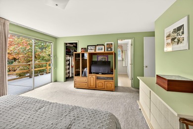 Welcome to 697 Oak Knoll Dr.-a home full of potential and is on Oak Knoll Golf Course in Oregon - for sale on GolfHomes.com, golf home, golf lot