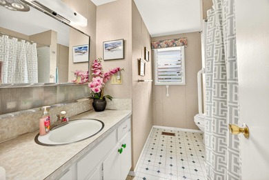 Welcome to 697 Oak Knoll Dr.-a home full of potential and is on Oak Knoll Golf Course in Oregon - for sale on GolfHomes.com, golf home, golf lot