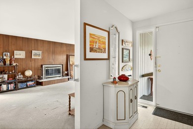 Welcome to 697 Oak Knoll Dr.-a home full of potential and is on Oak Knoll Golf Course in Oregon - for sale on GolfHomes.com, golf home, golf lot