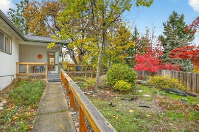 Welcome to 697 Oak Knoll Dr.-a home full of potential and is on Oak Knoll Golf Course in Oregon - for sale on GolfHomes.com, golf home, golf lot