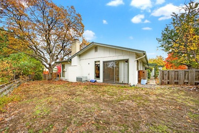 Welcome to 697 Oak Knoll Dr.-a home full of potential and is on Oak Knoll Golf Course in Oregon - for sale on GolfHomes.com, golf home, golf lot