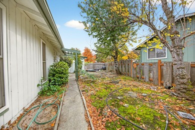 Welcome to 697 Oak Knoll Dr.-a home full of potential and is on Oak Knoll Golf Course in Oregon - for sale on GolfHomes.com, golf home, golf lot