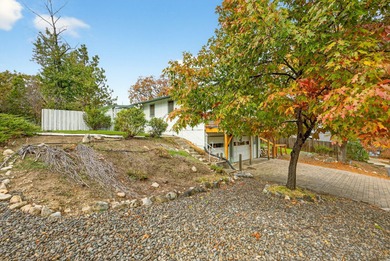 Welcome to 697 Oak Knoll Dr.-a home full of potential and is on Oak Knoll Golf Course in Oregon - for sale on GolfHomes.com, golf home, golf lot