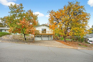 Welcome to 697 Oak Knoll Dr.-a home full of potential and is on Oak Knoll Golf Course in Oregon - for sale on GolfHomes.com, golf home, golf lot