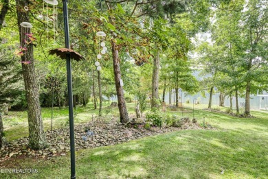 Welcome to 20 Victoria Way, a beautiful lakefront home in on Heatherhurst Golf Course in Tennessee - for sale on GolfHomes.com, golf home, golf lot