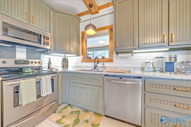 ***MOTIVATED SALES*** Stunning 3-bed/2-bath home offering on Scottsboro Golf and Country Club in Alabama - for sale on GolfHomes.com, golf home, golf lot