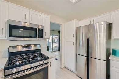 Beautiful townhome in 55+ Sun City Summerlin w/solar & true on Eagle Crest Golf Club in Nevada - for sale on GolfHomes.com, golf home, golf lot