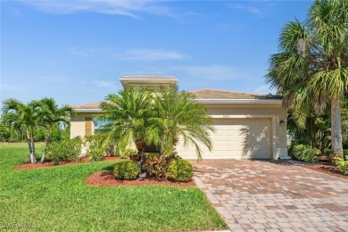 What a view! From the rolling greens of the golf course to the on River Hall Country Club in Florida - for sale on GolfHomes.com, golf home, golf lot