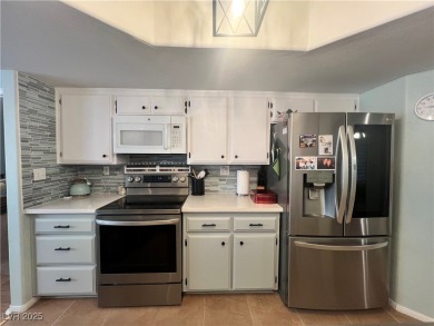 PAID SOLAR!!!   Live where you play--this beautifully maintained on Lakeview Executive Golf Course in Nevada - for sale on GolfHomes.com, golf home, golf lot